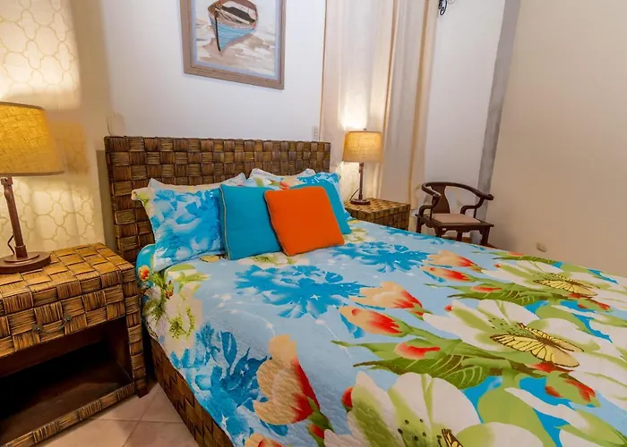 Hermosa Heights 24 *