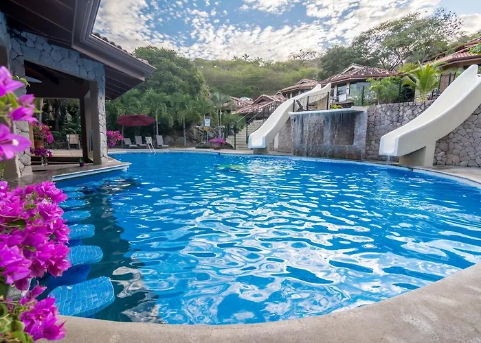 Lodge Hermosa Heights 24 *
