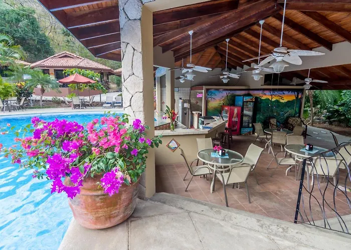 Lodge Hermosa Heights 24 *